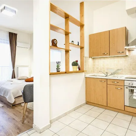 Apartamento Downtown Charm With Balcony And Garden View