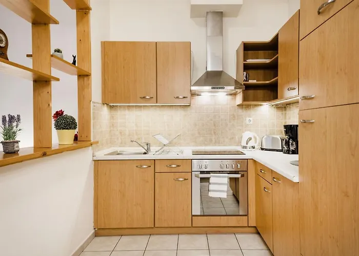 Downtown Charm With Balcony And Garden View Apartment Budapest